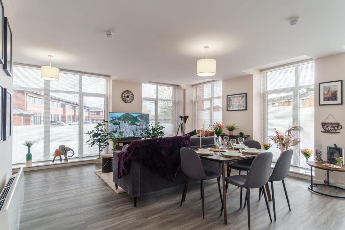 2 Bedroom Modern Apartment In Manchester Exterior photo