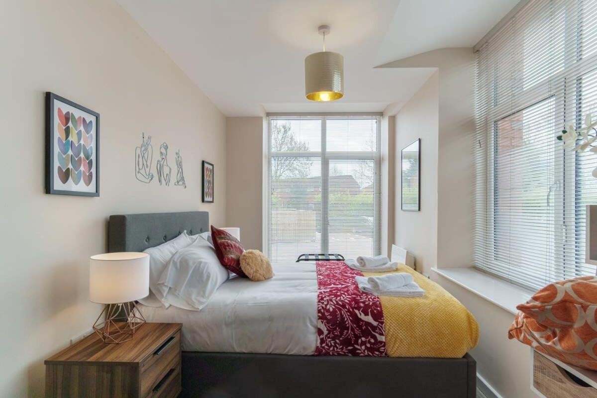 2 Bedroom Modern Apartment In Manchester Exterior photo