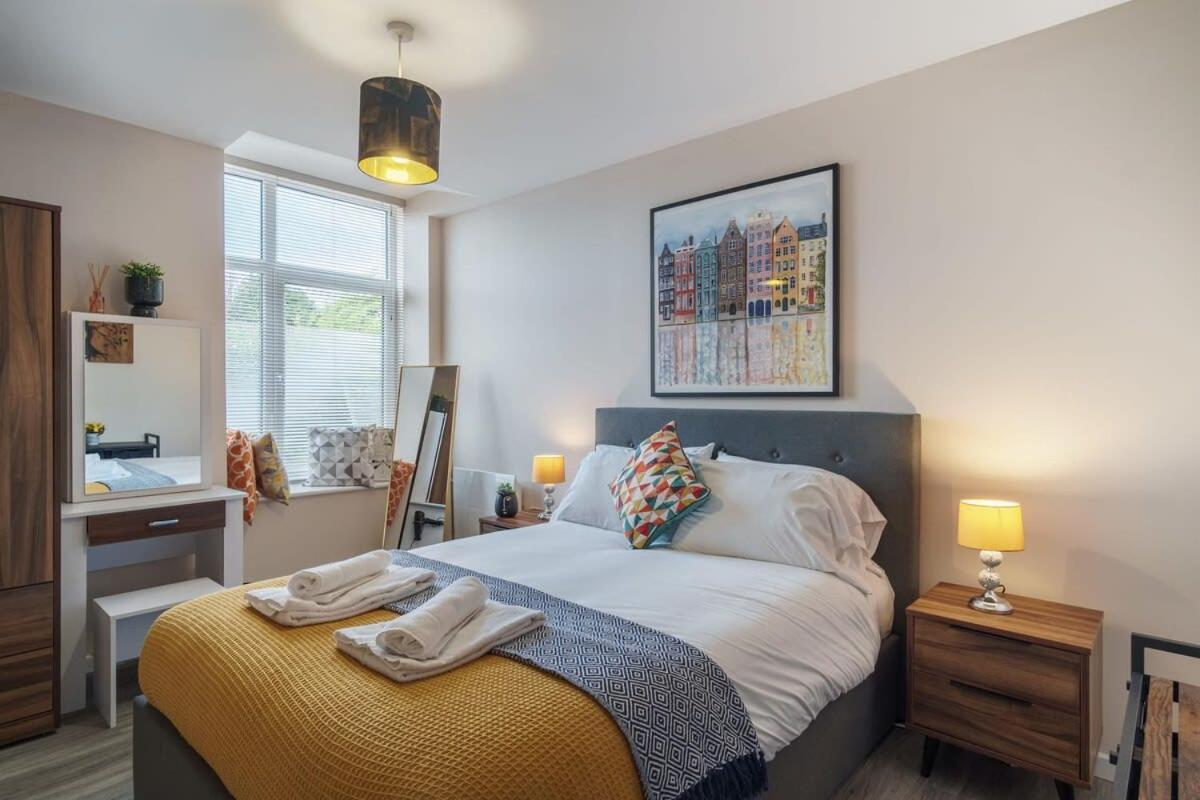 2 Bedroom Modern Apartment In Manchester Exterior photo